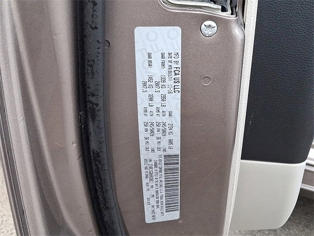 Used 2017 Chrysler Pacifica Limited image 26