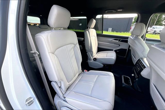 New 2026 Jeep Grand Wagoneer L 4WD image 13