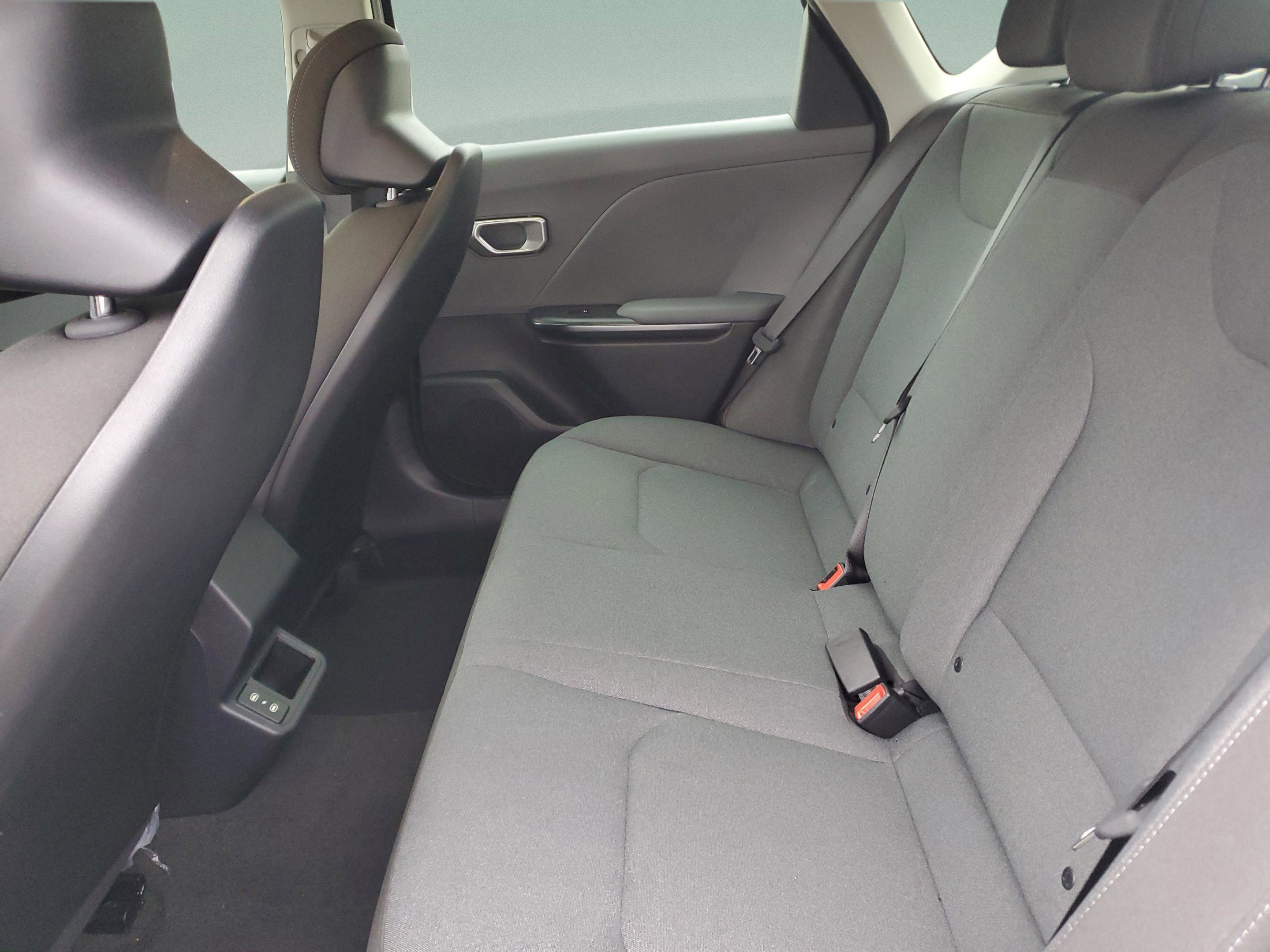 New 2025 Kia K4 LXS image 26