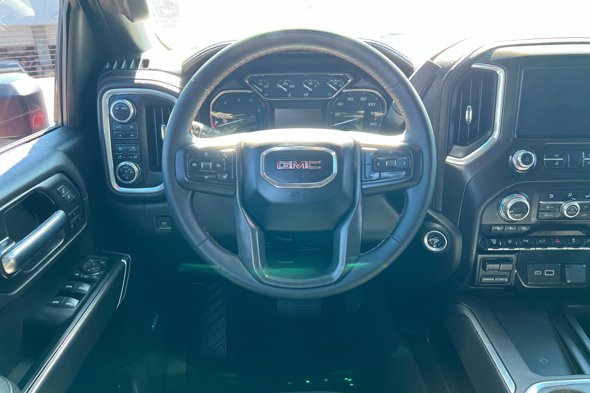 Used 2023 GMC Sierra 2500 AT4 w/ AT4 Preferred Package image 13