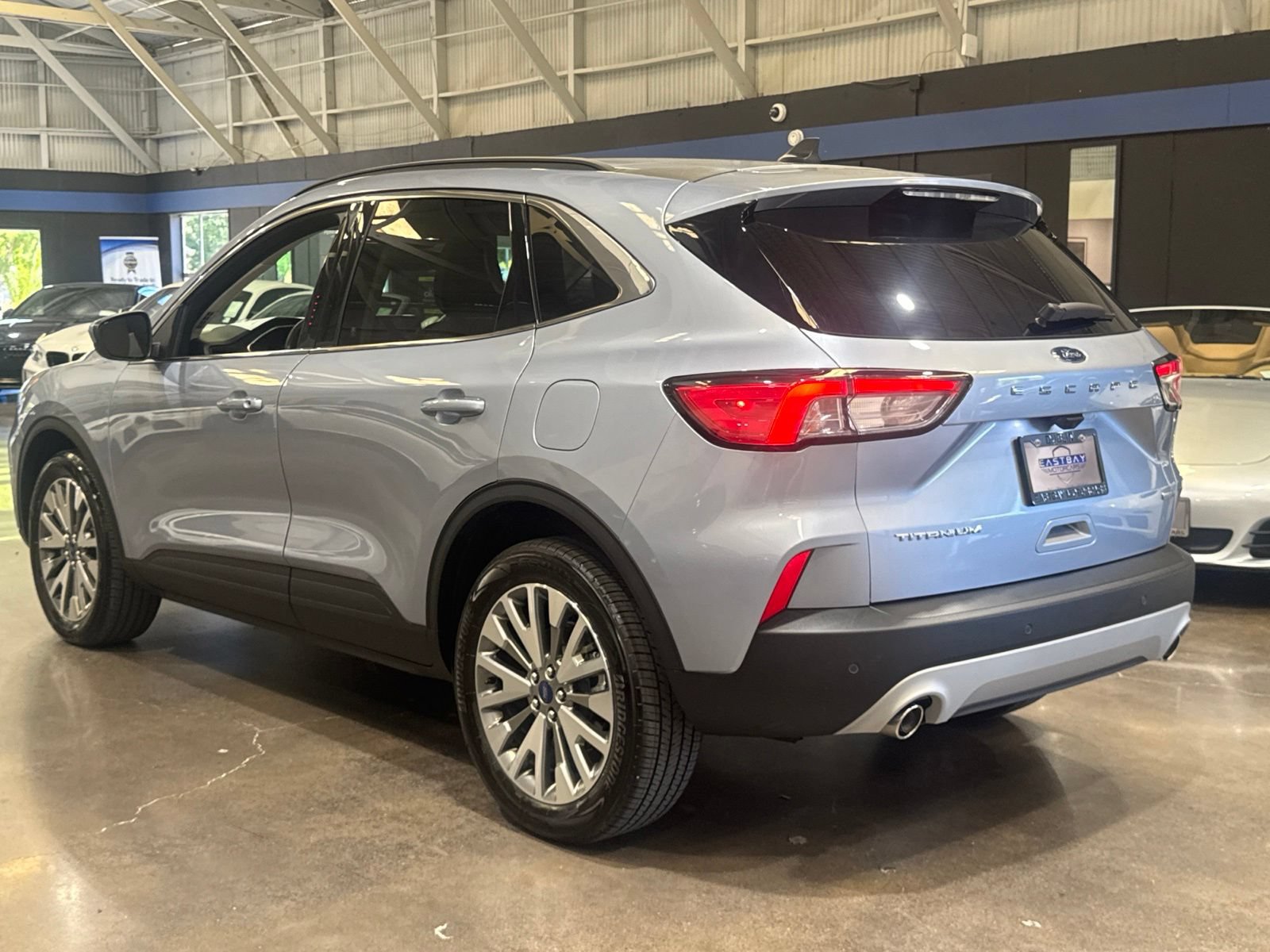 Used 2022 Ford Escape Titanium AWD/4WD image 11