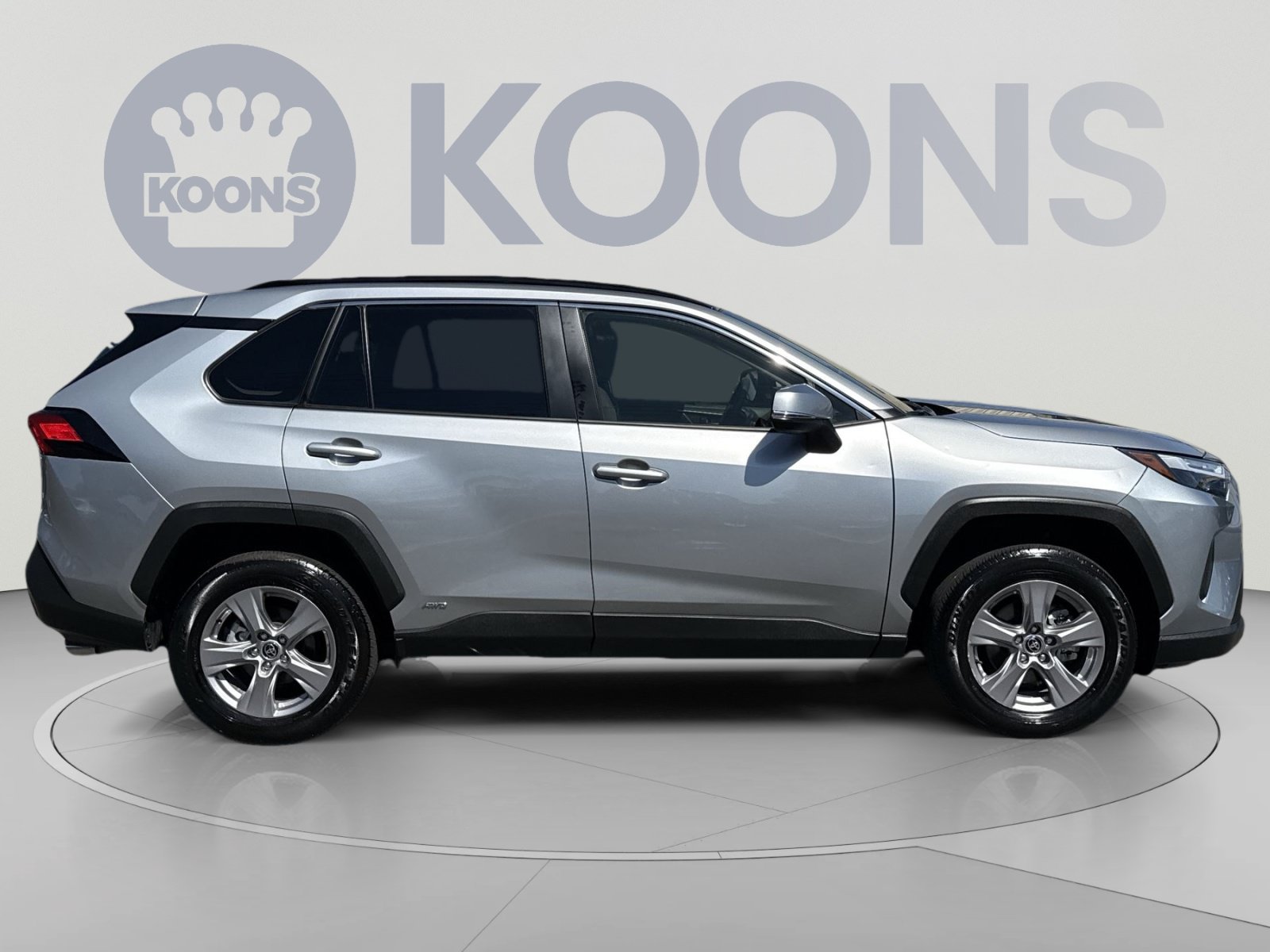 Used 2025 Toyota RAV4 XLE AWD/4WD image 8