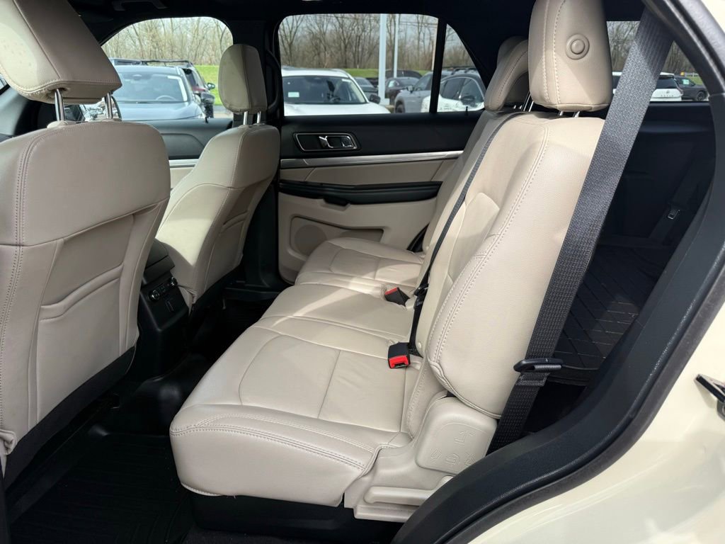 Used 2018 Ford Explorer XLT w/ Equipment Group 202A image 18