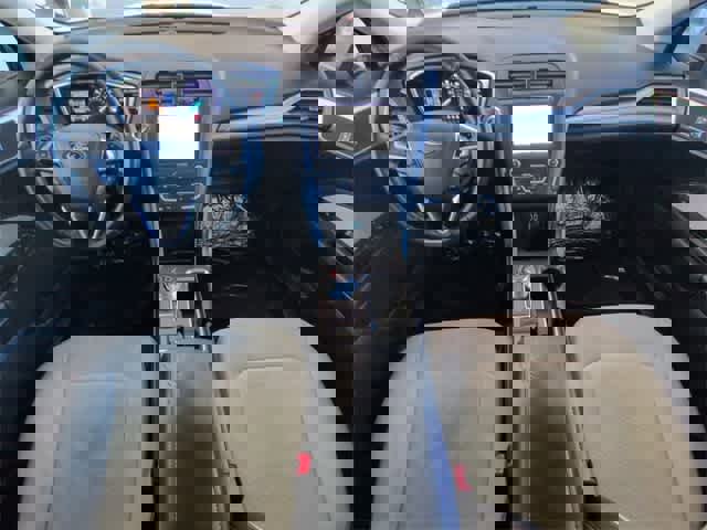 Used 2019 Ford Fusion SE w/ Equipment Group 151A image 16