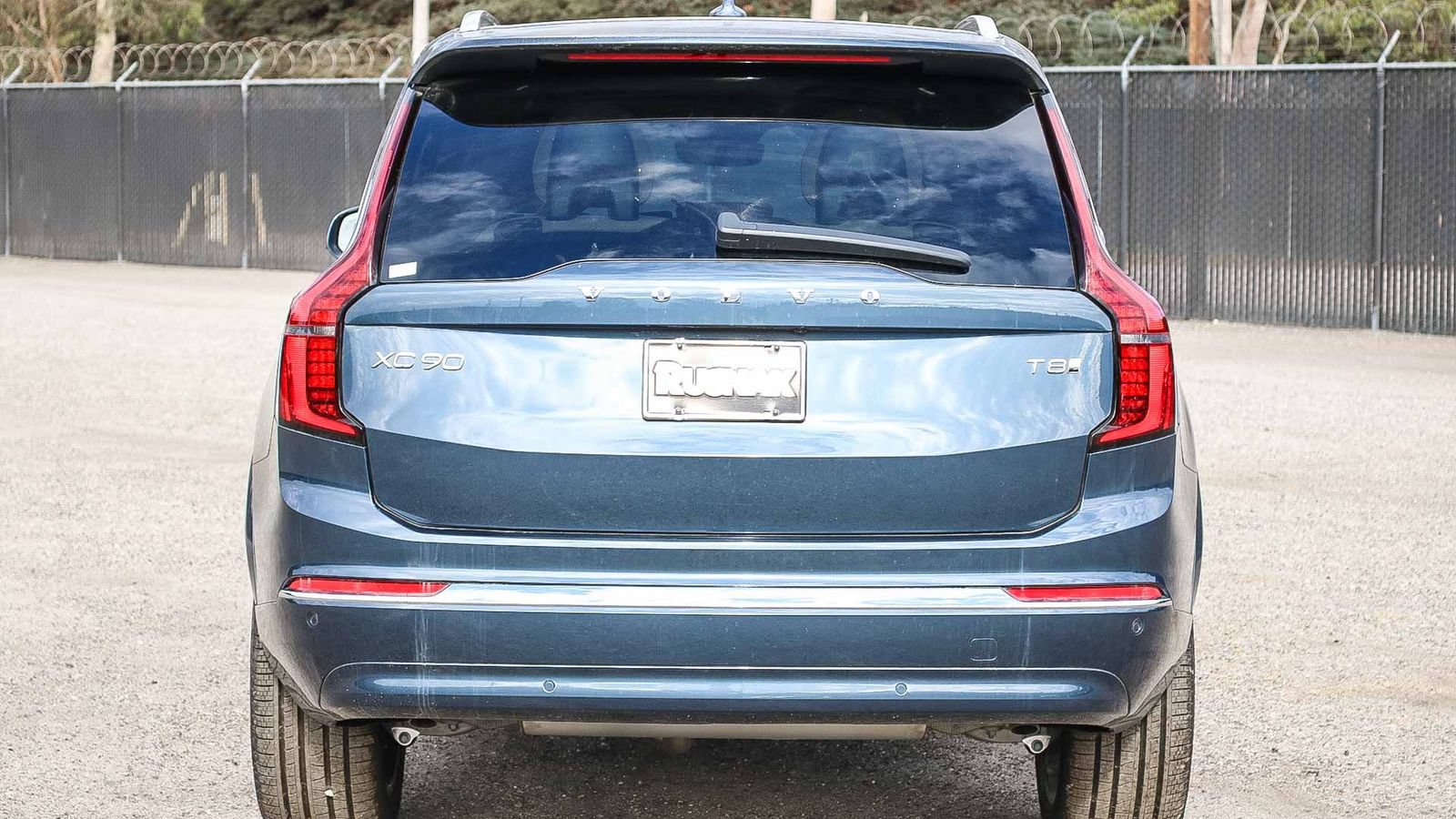 New 2026 Volvo XC90 T8 Plus AWD/4WD image 7