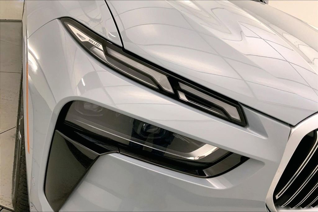 Certified 2025 BMW X7 xDrive40i w/ M Sport Package image 27