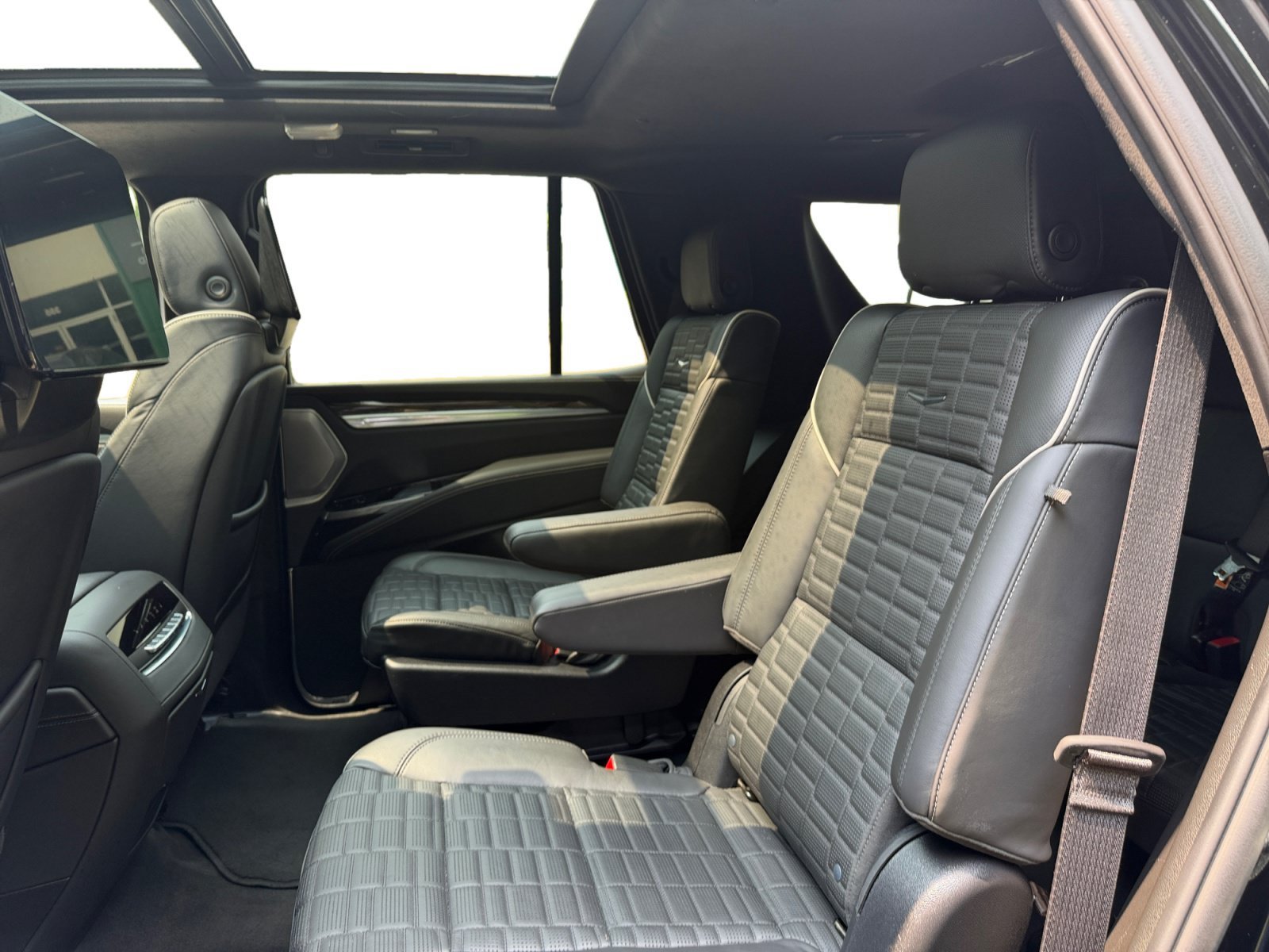 Used 2025 Cadillac Escalade Sport Platinum AWD/4WD image 16