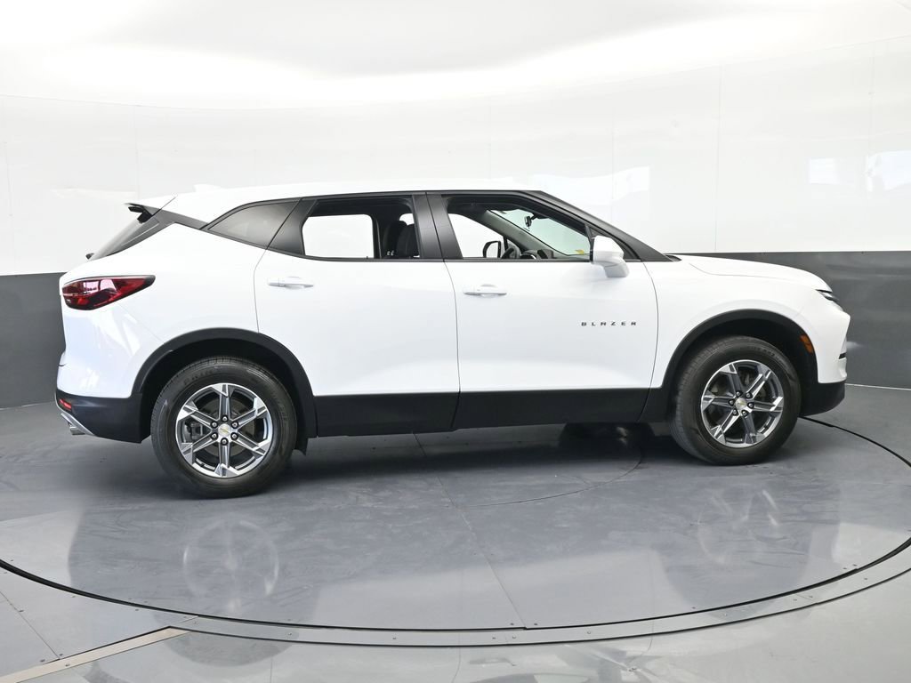 Used 2024 Chevrolet Blazer LT image 7