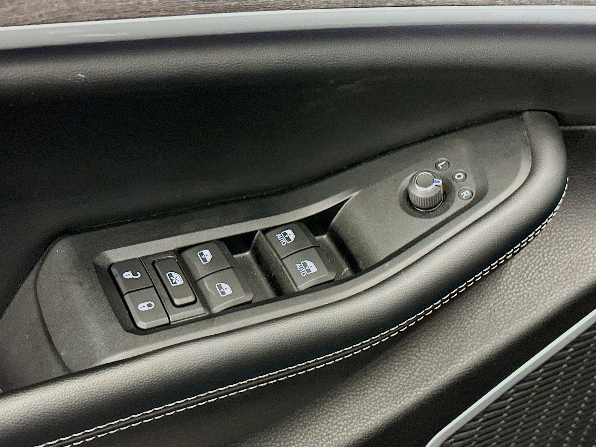 Used 2023 Jeep Grand Cherokee 4WD 4xe image 15