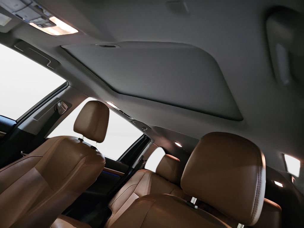 Used 2019 Toyota Highlander Limited AWD/4WD image 19