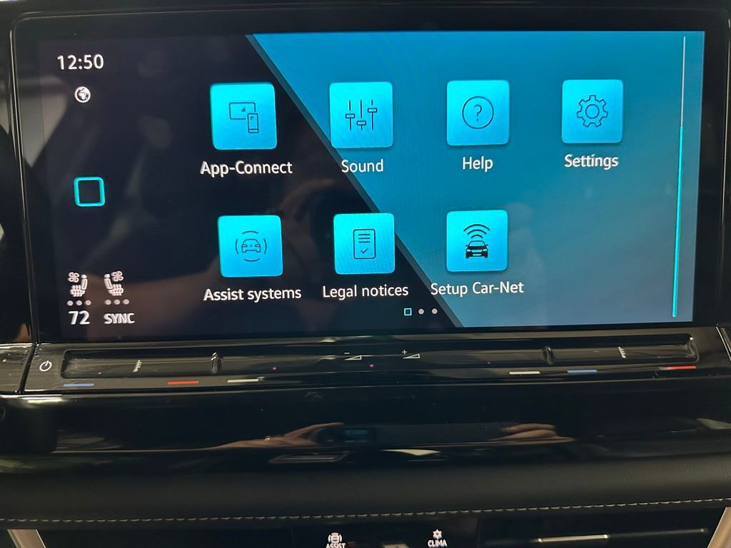 Used 2025 Volkswagen Atlas Cross Sport SE image 32