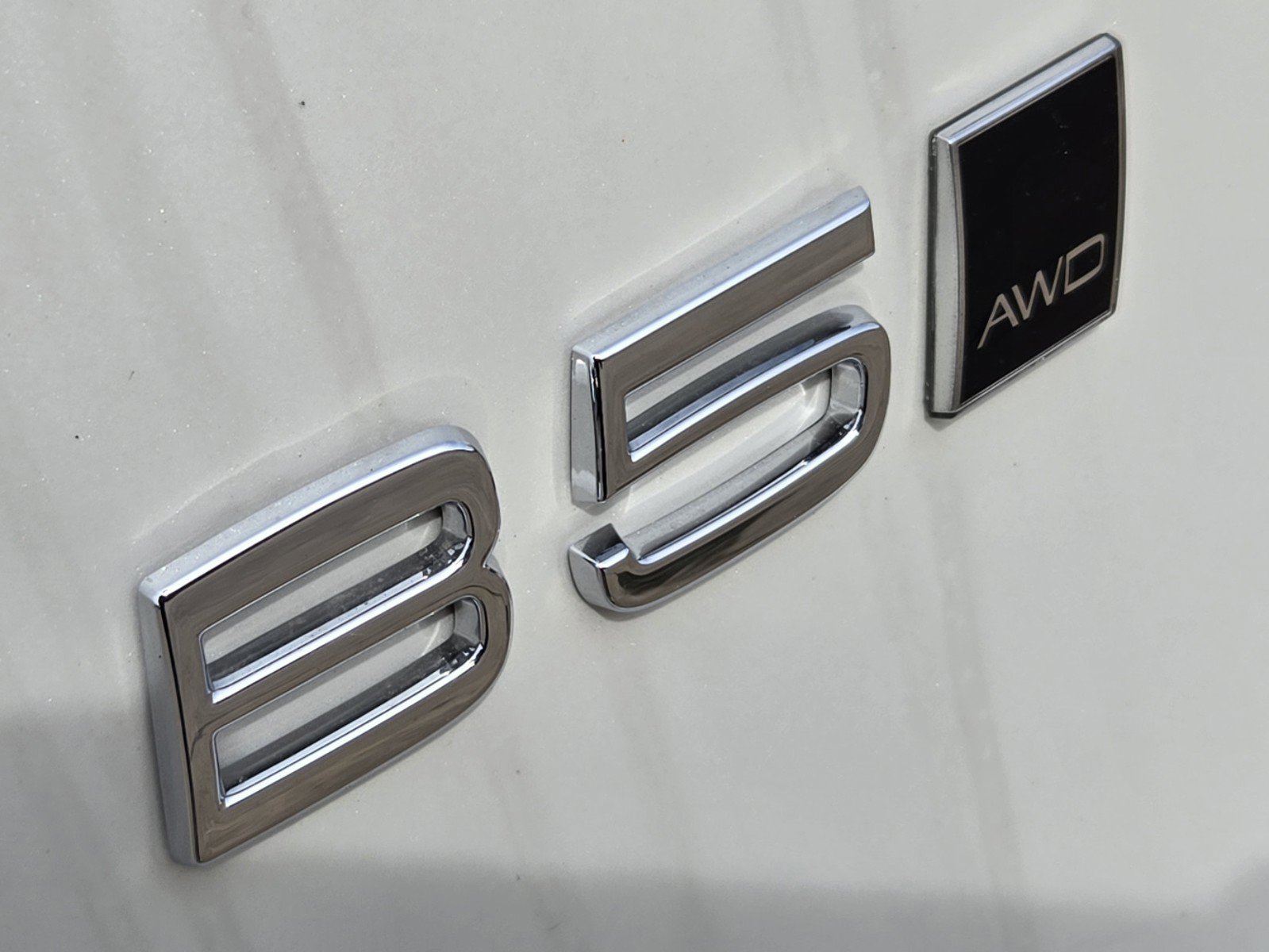 New 2025 Volvo XC40 B5 Core w/ Protection Package Premier image 15