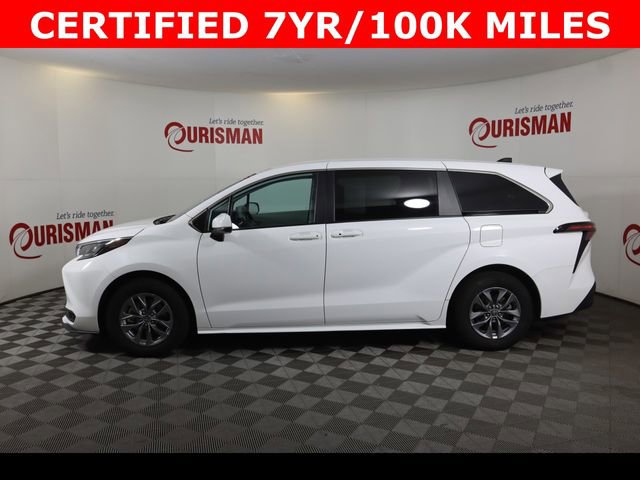 Used 2024 Toyota Sienna LE image 4