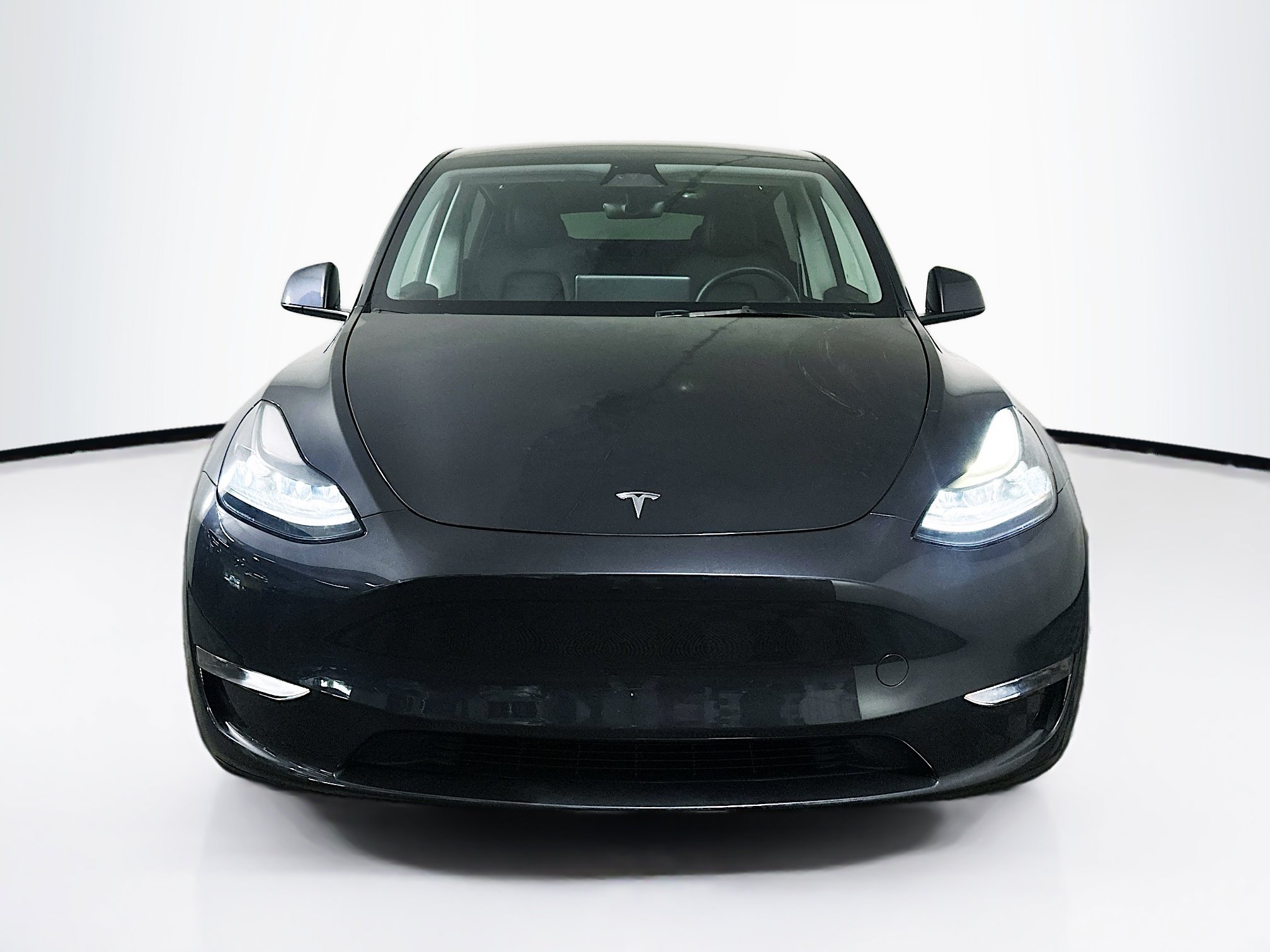 Used 2024 Tesla Model Y Long Range AWD/4WD image 2