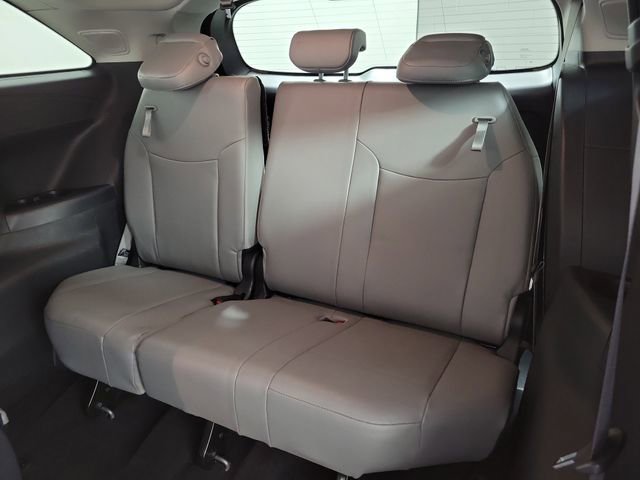 Used 2025 Toyota Sienna XLE w/ XLE Plus Package image 14