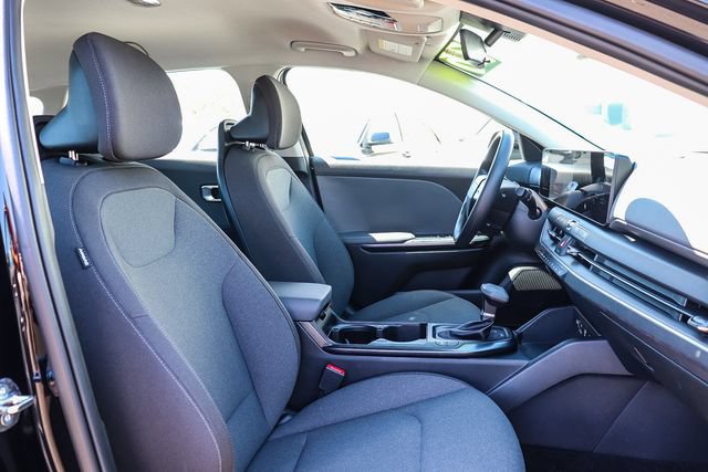 Certified 2025 Kia K4 FWD image 17