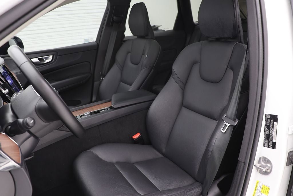 Used 2024 Volvo XC60 B5 Plus w/ Protection Package Premier image 15