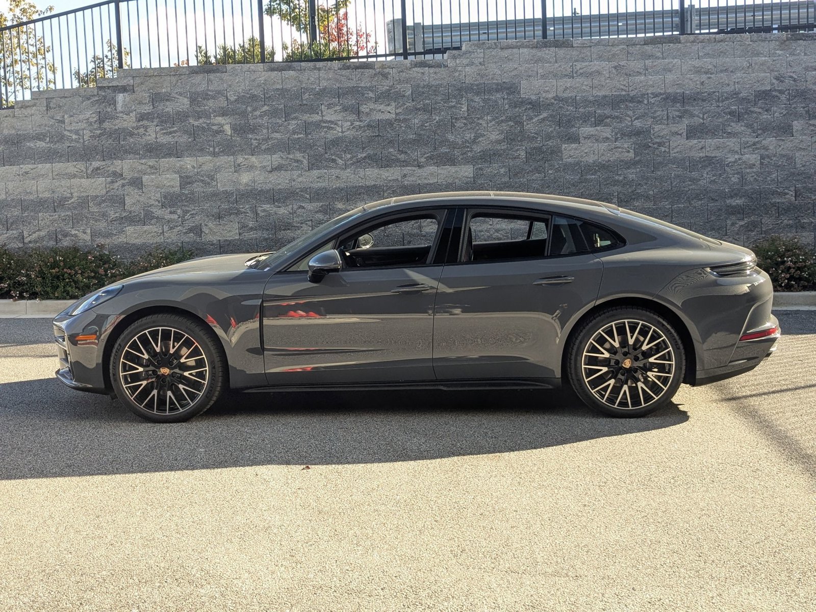 New 2026 Porsche Panamera 4 image 2