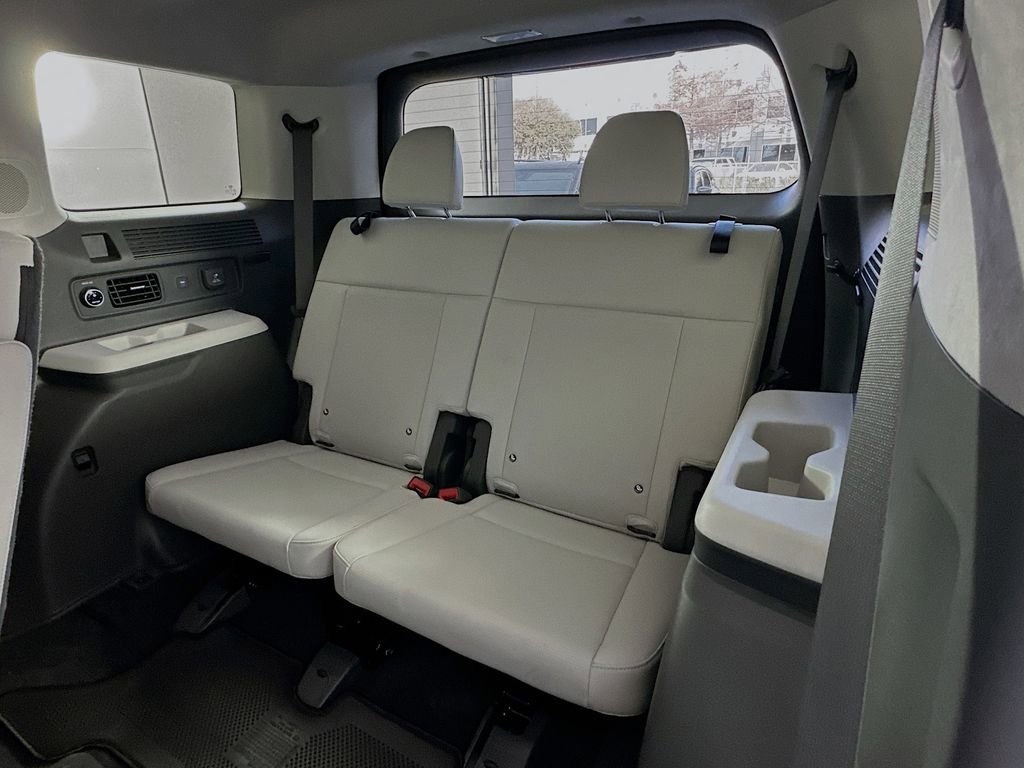 Certified 2025 Hyundai Santa Fe Calligraphy image 28