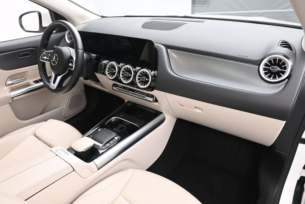 Used 2022 Mercedes-Benz GLA 250 4MATIC w/ Premium Package Lite image 24