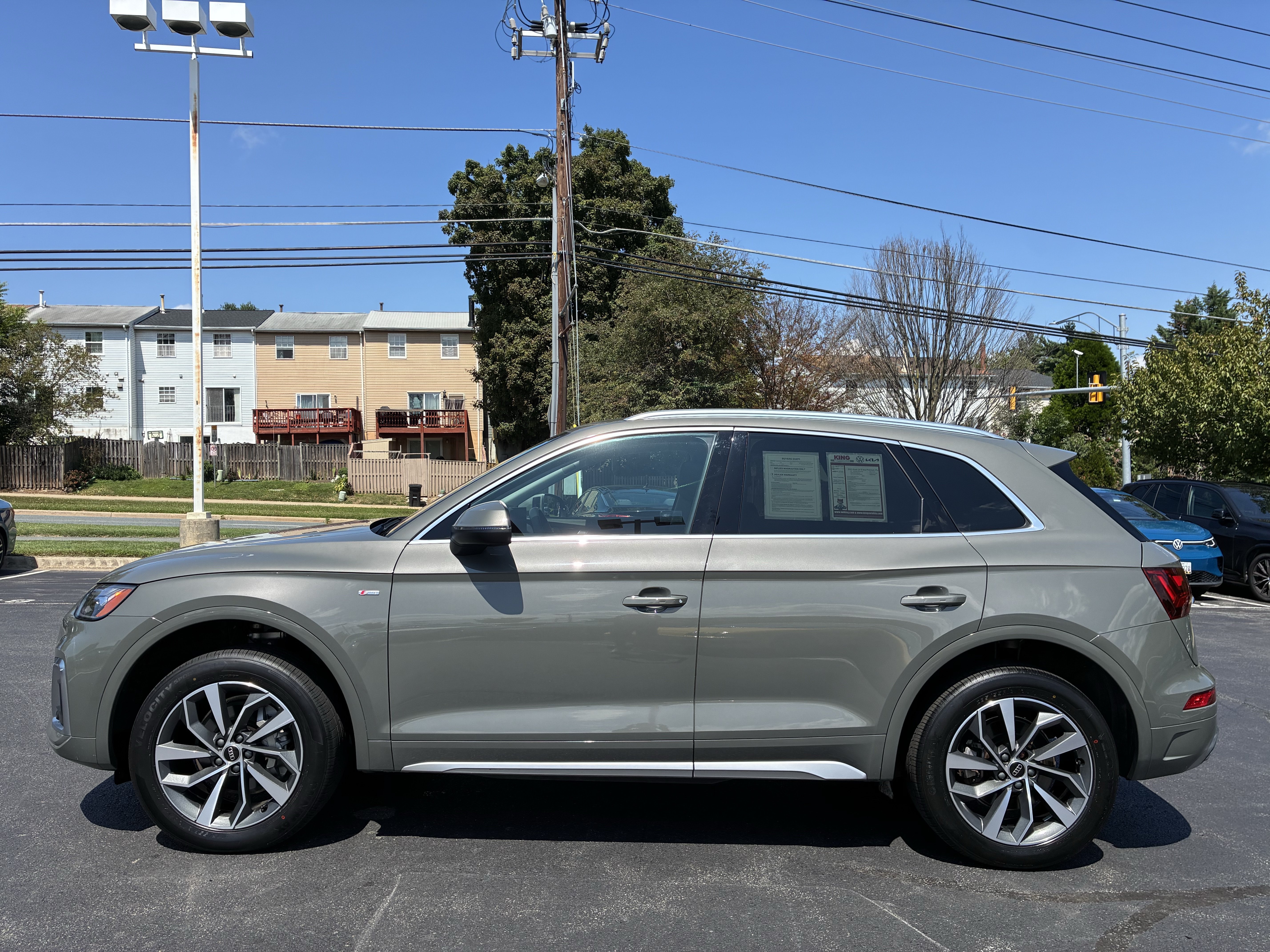 Used 2023 Audi Q5 2.0T Premium Plus w/ Premium Plus Package AWD/4WD image 2