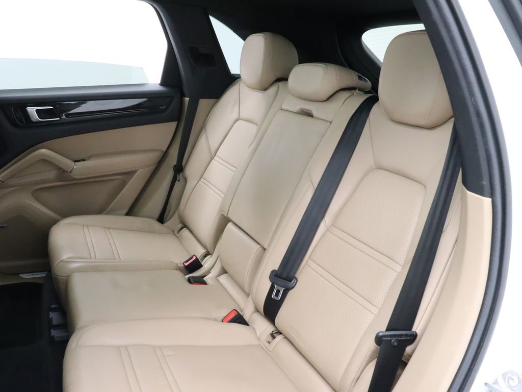Used 2020 Porsche Cayenne AWD/4WD image 34