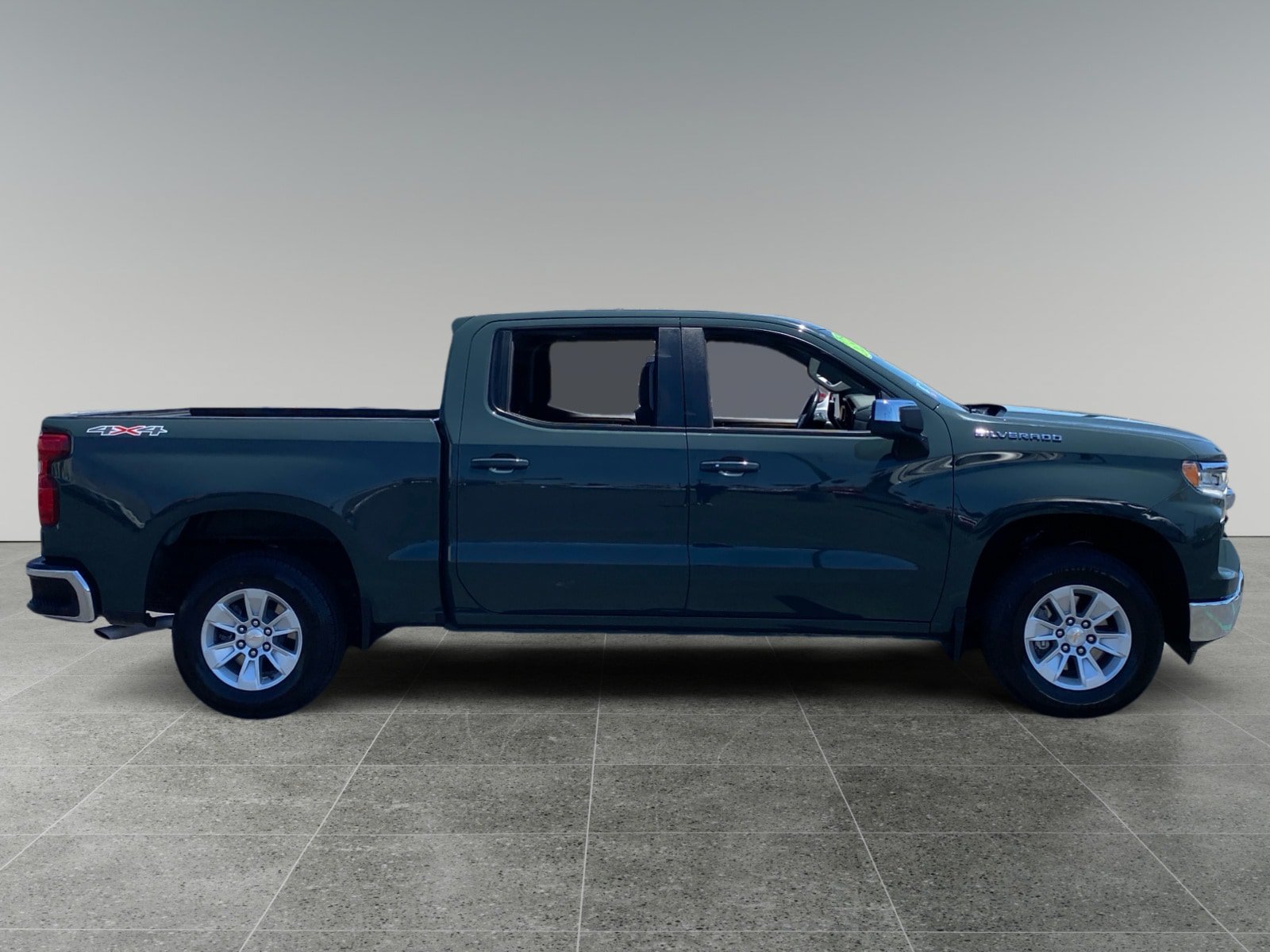 Used 2025 Chevrolet Silverado 1500 LT AWD/4WD image 6