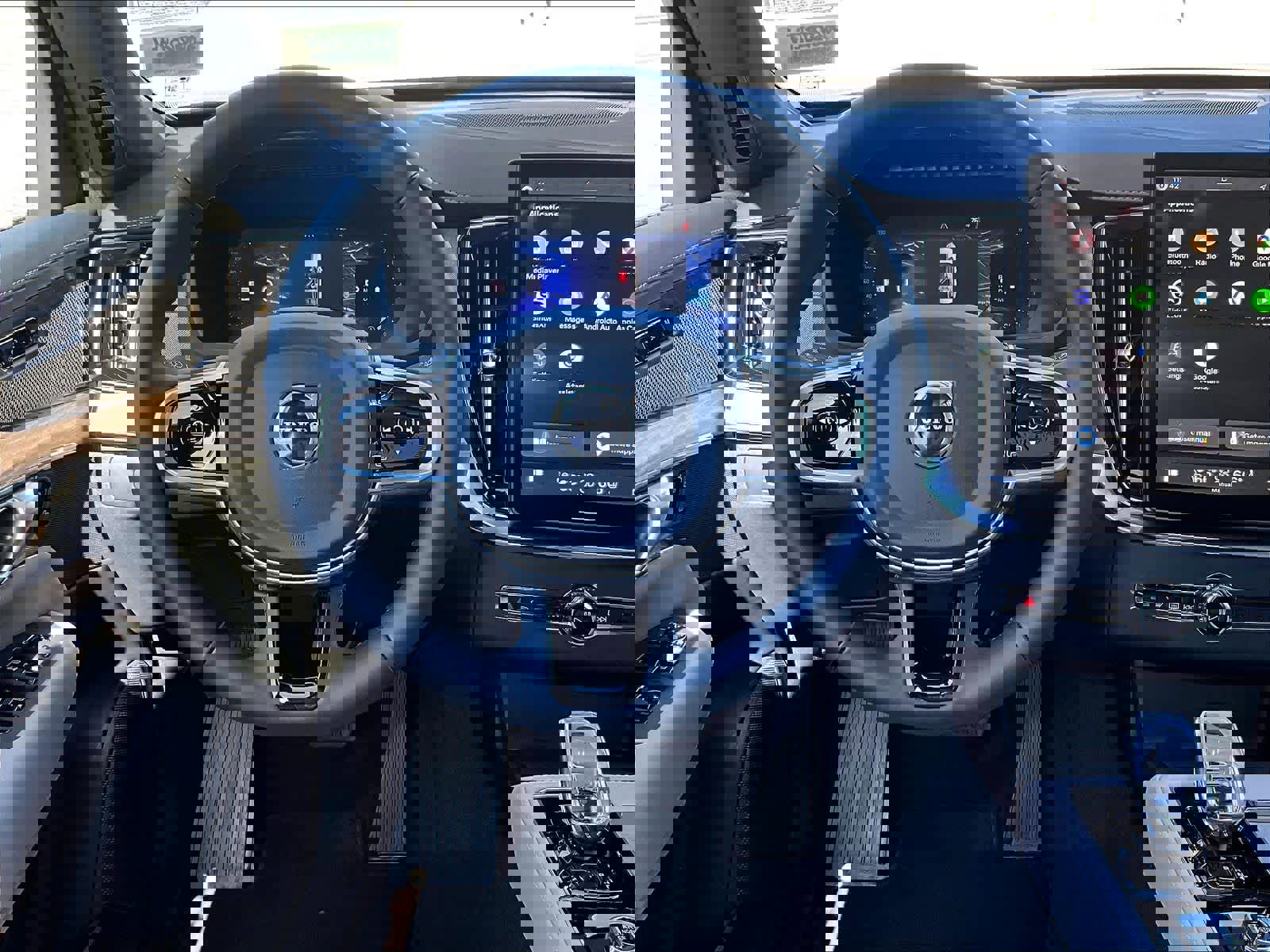 Used 2026 Volvo XC90 B6 Plus w/ Protection Package Premier image 8