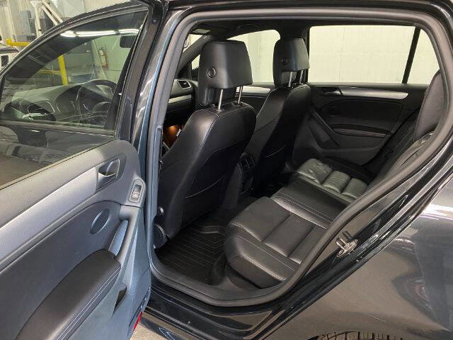 Used 2012 Volkswagen Golf 4-Door image 12