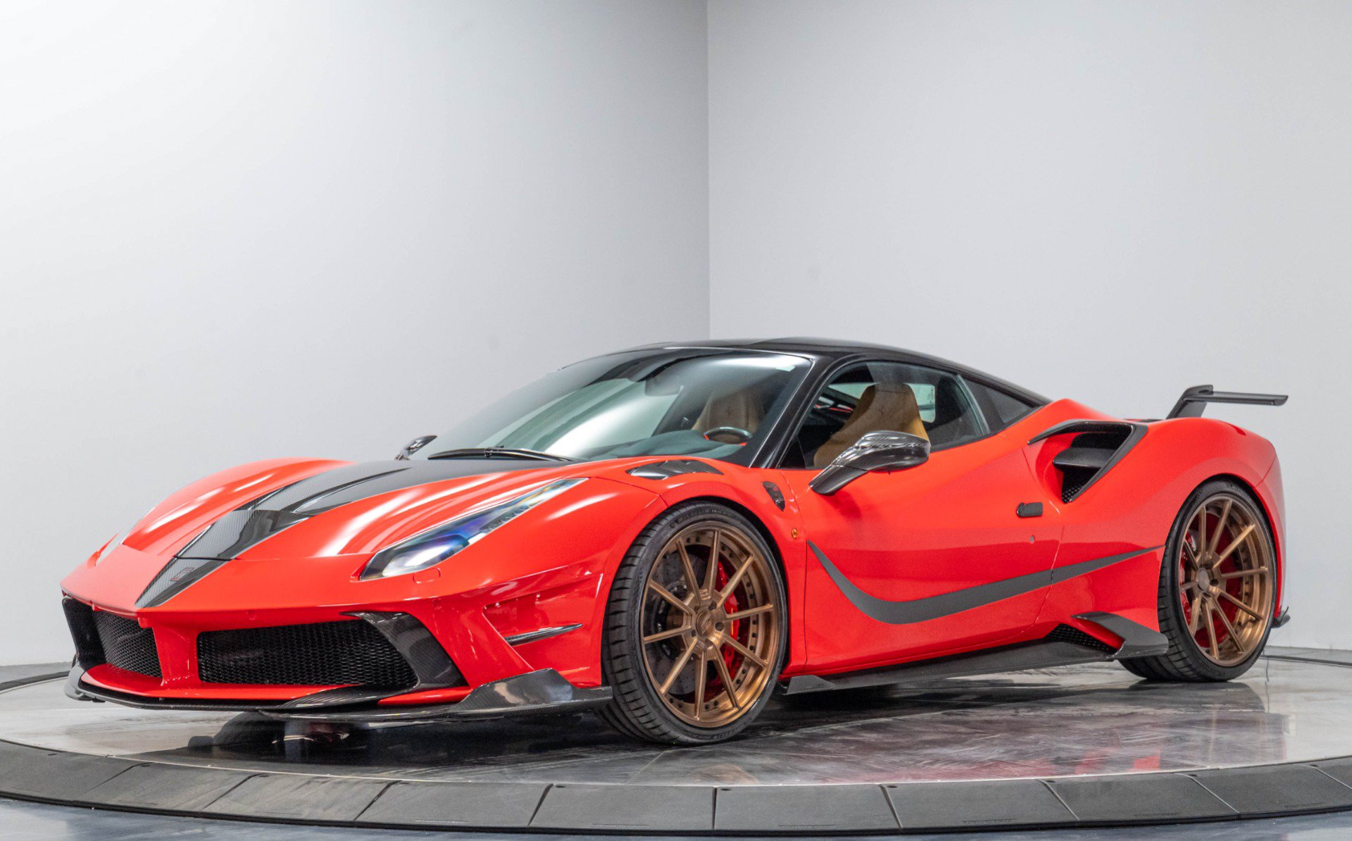 Used 2016 Ferrari 488 GTB RWD image 2