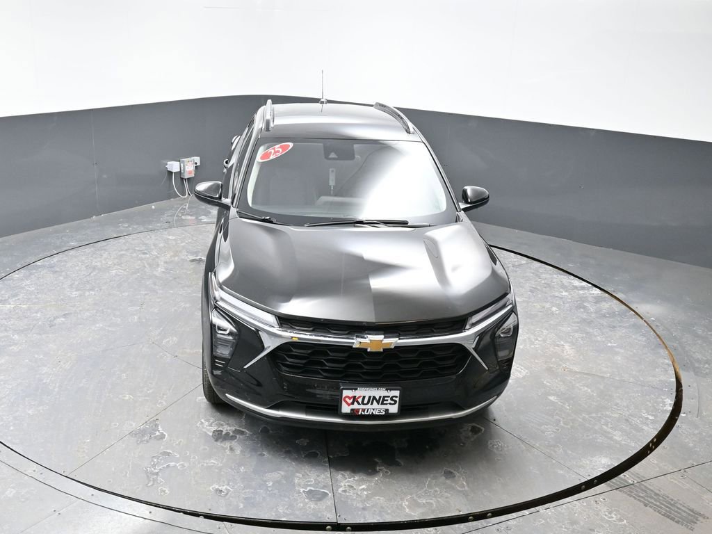 Used 2025 Chevrolet Trax LT image 42