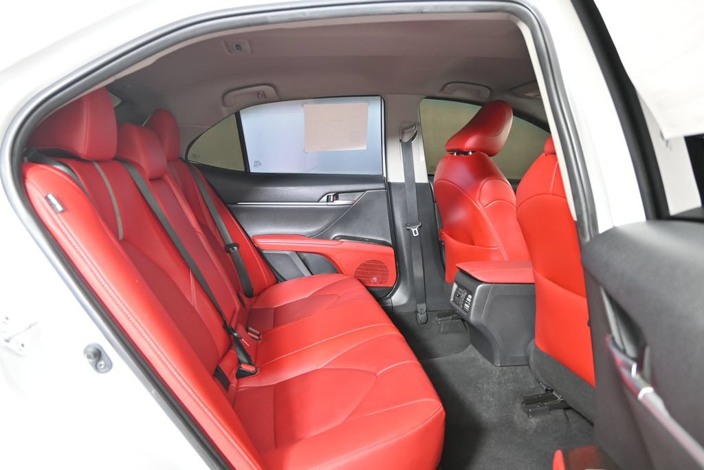 Used 2022 Toyota Camry XSE FWD image 15