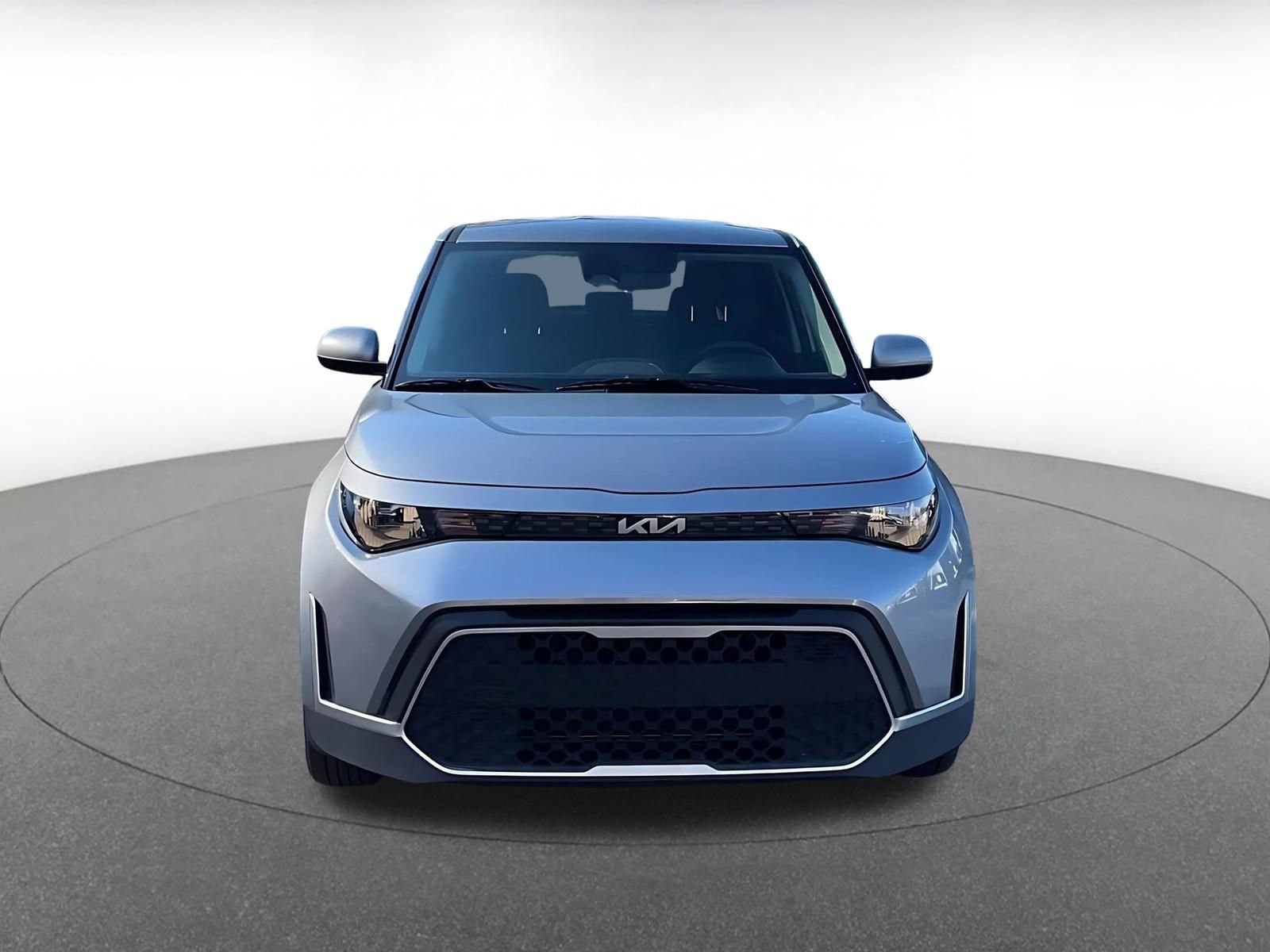 Used 2025 Kia Soul LX w/ LX Technology Package image 3