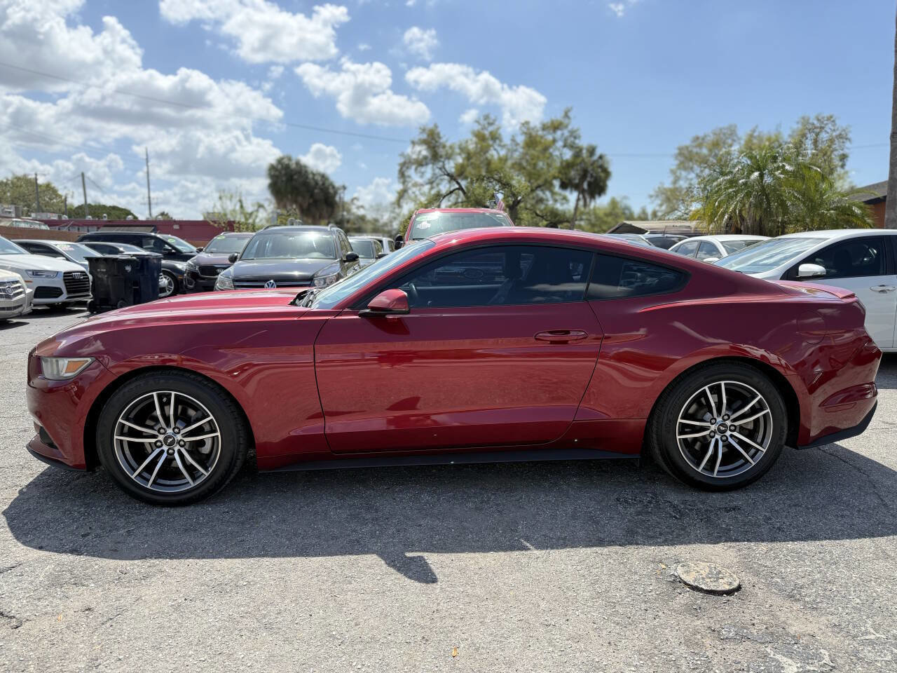 Used 2017 Ford Mustang Premium image 4