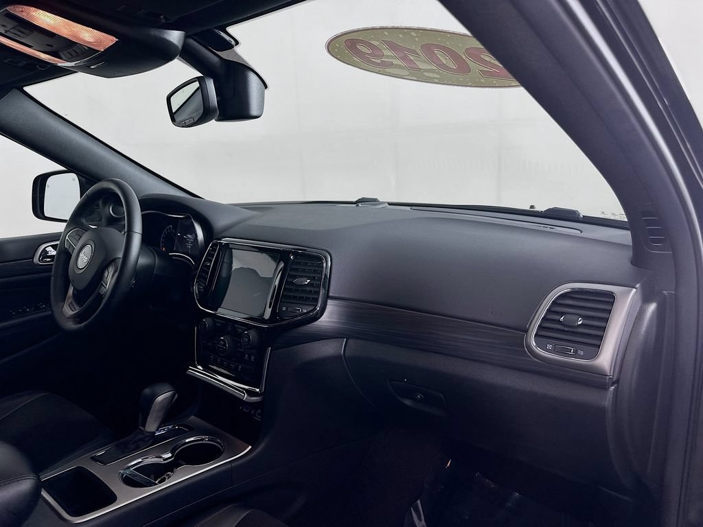 Certified 2019 Jeep Grand Cherokee Altitude AWD/4WD image 39