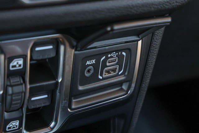 Used 2024 Jeep Wrangler Sport S w/ Convenience Group AWD/4WD image 19