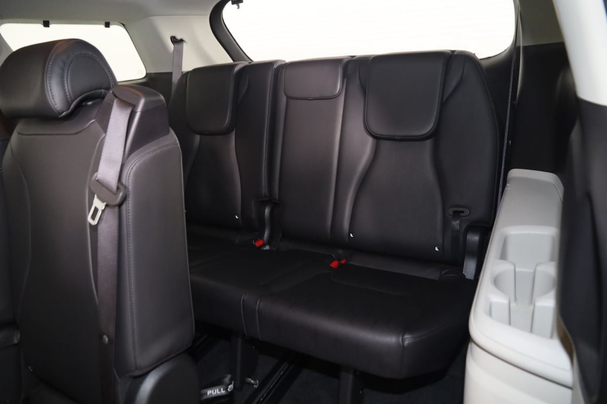 Used 2024 Kia Carnival EX FWD image 56