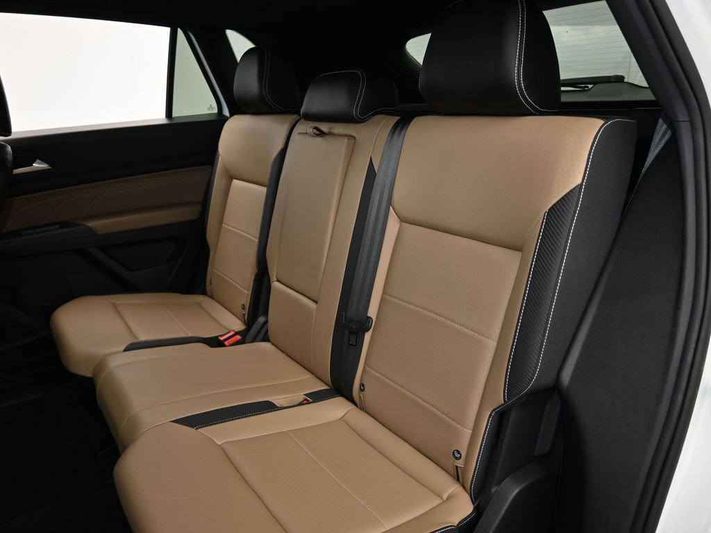 Used 2021 Volkswagen Atlas Cross Sport SE w/ Panoramic Sunroof Package image 34