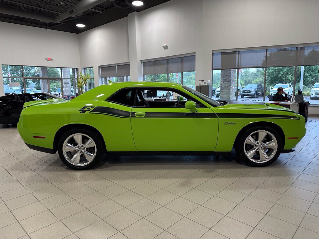 Used 2015 Dodge Challenger R/T Plus RWD image 7