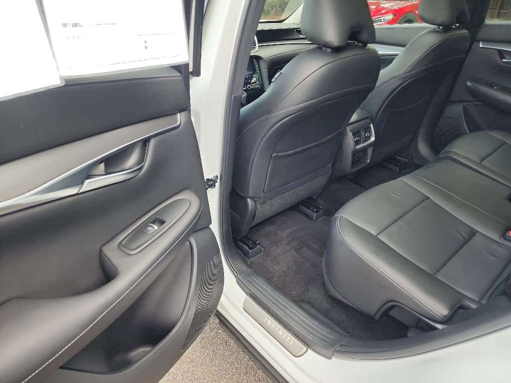 Used 2023 INFINITI QX50 Luxe AWD/4WD image 32
