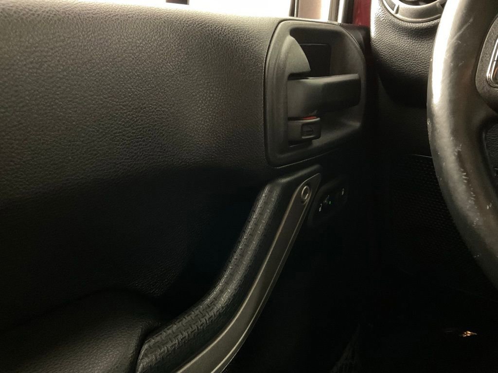 Used 2012 Jeep Wrangler Unlimited Sport image 19