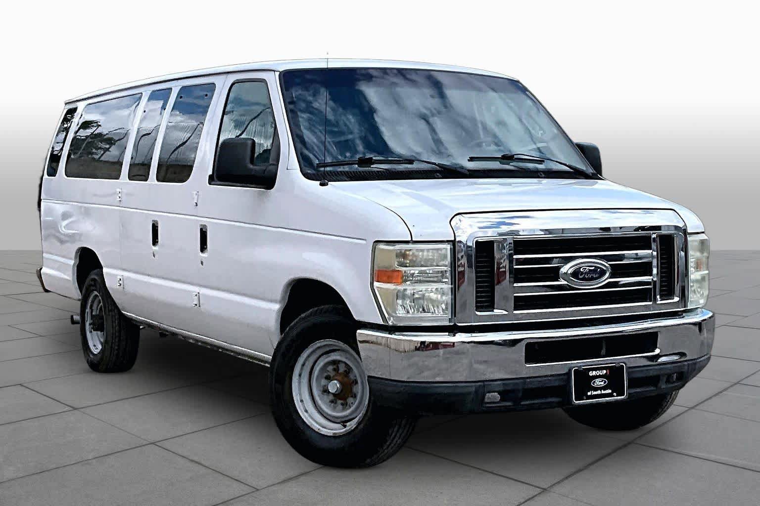Used 2008 Ford E-350 and Econoline 350 XLT RWD image 2