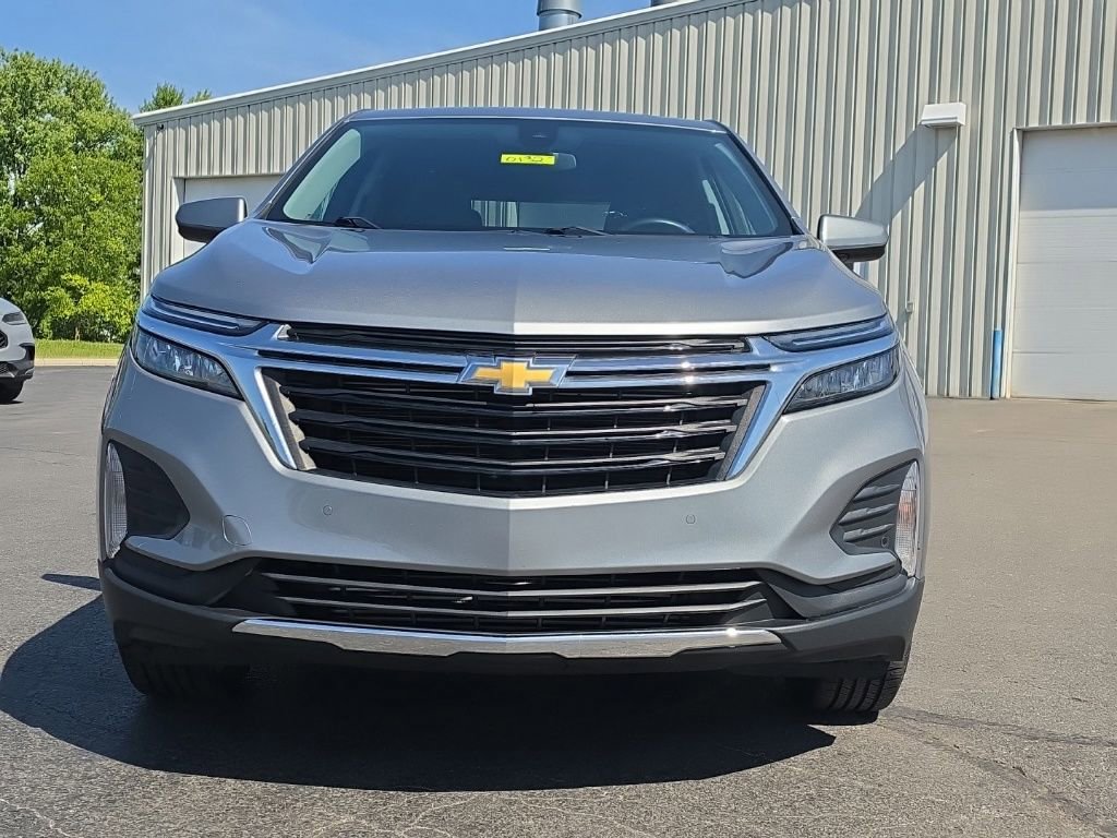 Used 2023 Chevrolet Equinox LT AWD/4WD image 2