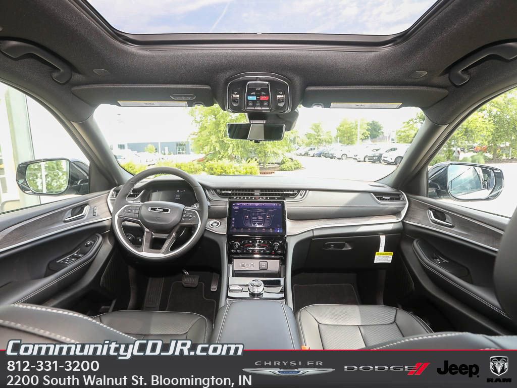 New 2025 Jeep Grand Cherokee L Limited w/ Luxury Tech Group II image 22