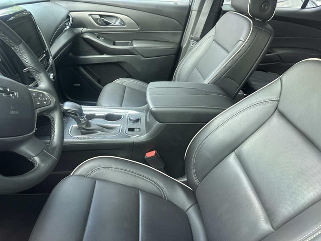 Used 2023 Chevrolet Traverse Premier w/ Redline Edition FWD image 6