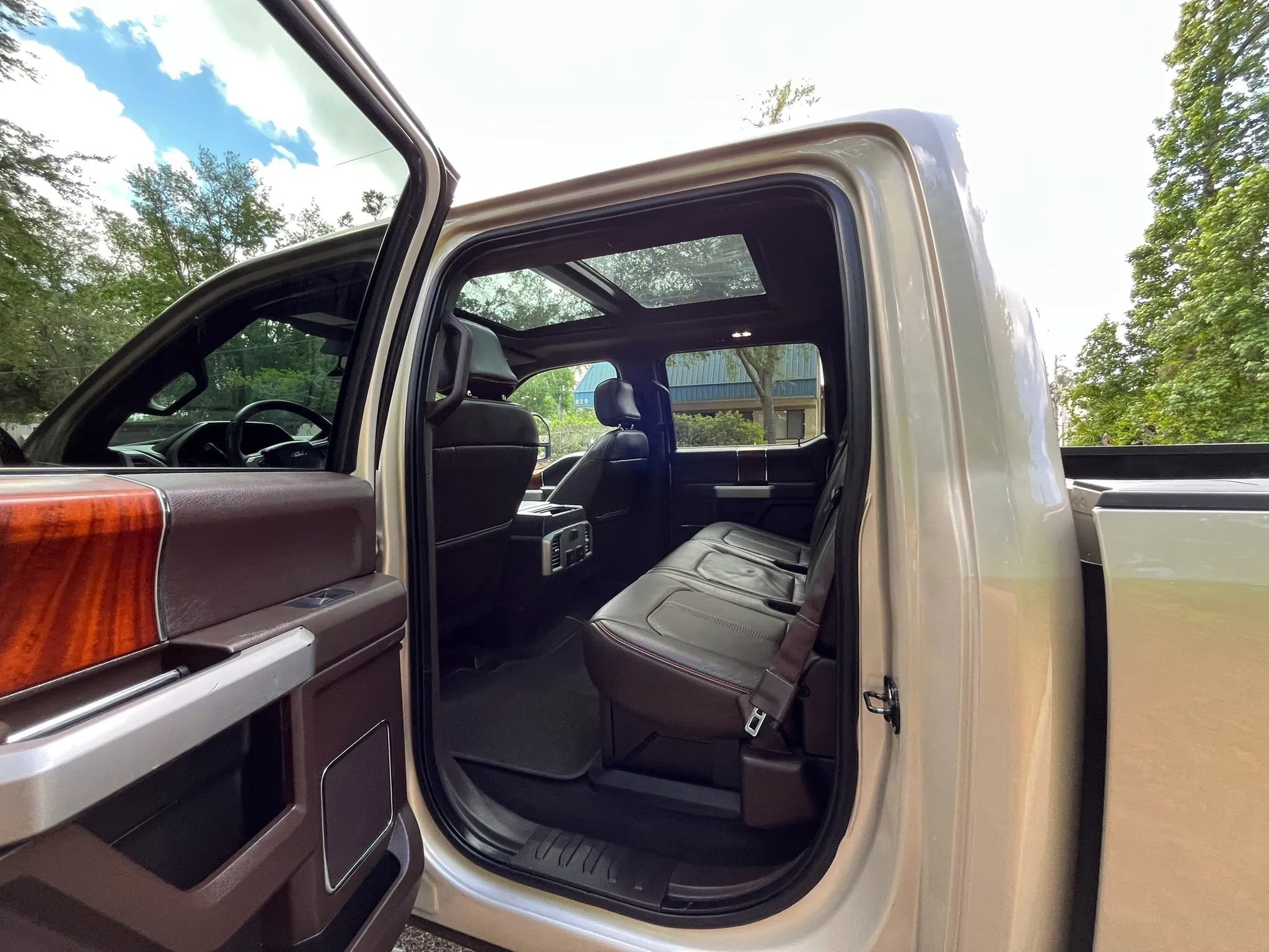 Used 2017 Ford F250 King Ranch w/ King Ranch Ultimate Package AWD/4WD image 17