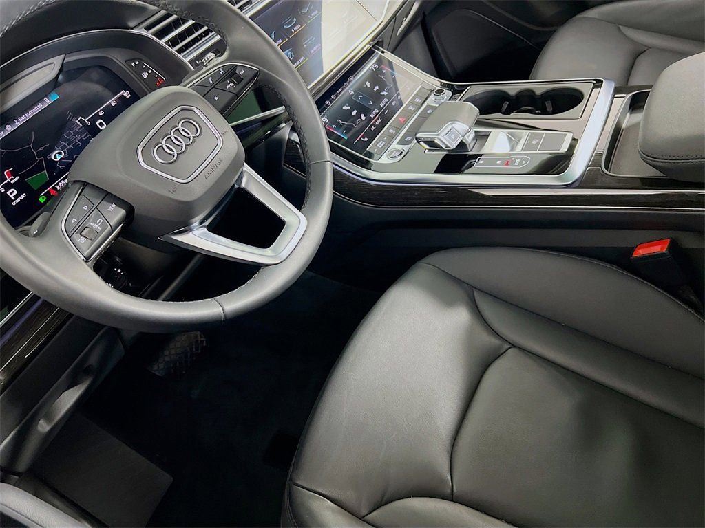 Used 2024 Audi Q7 3.0T Premium image 23