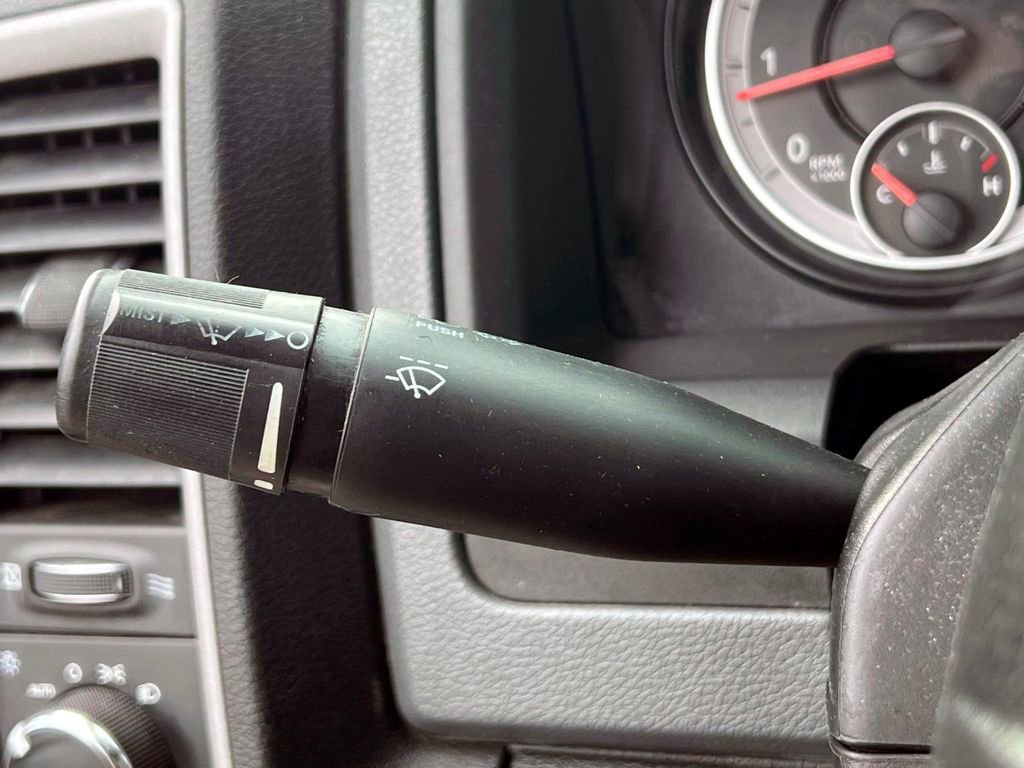 Used 2015 RAM 1500 Express image 21