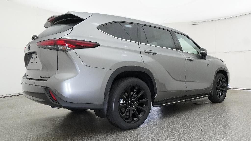 Certified 2026 Toyota Highlander Limited AWD/4WD image 8