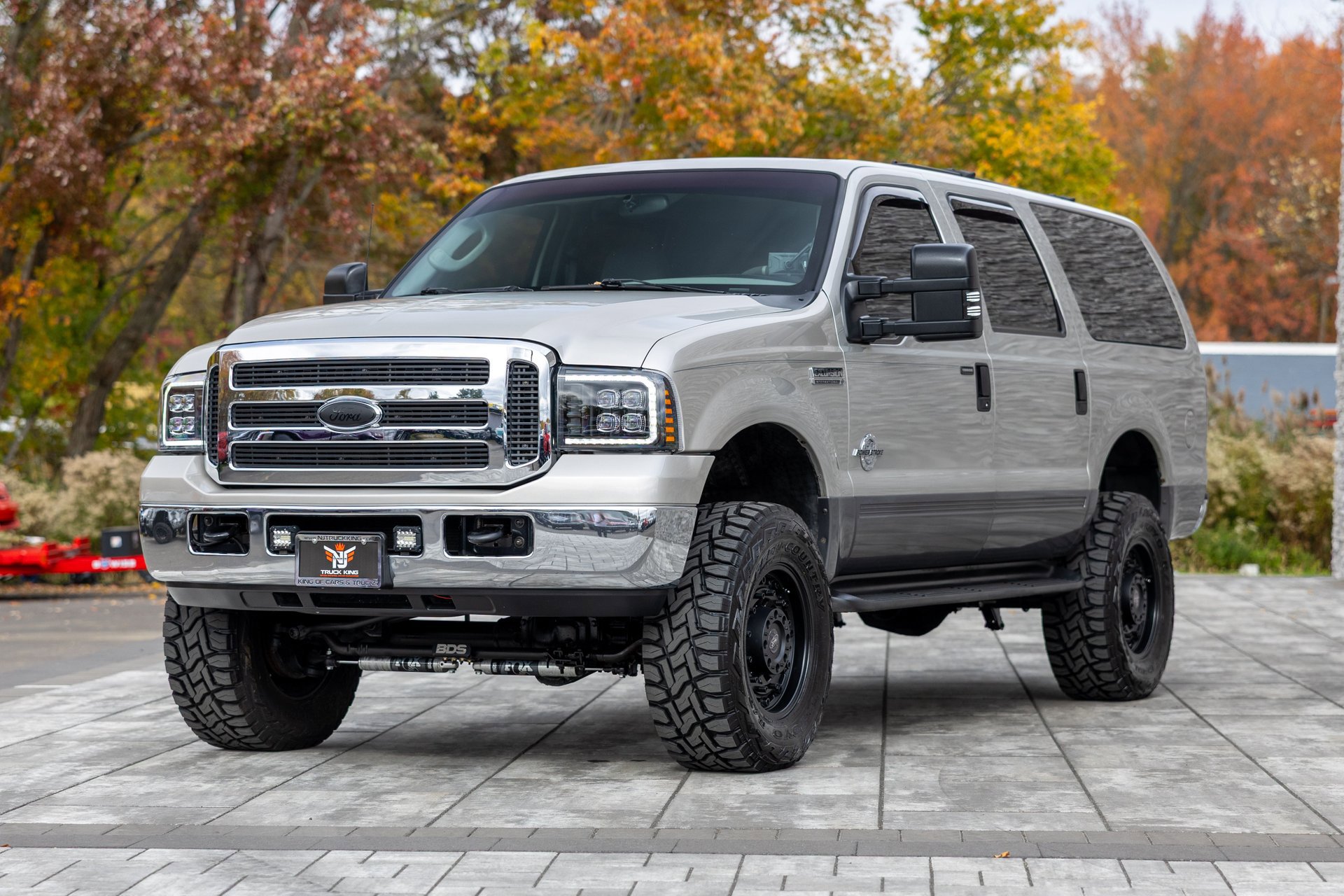 Used 2005 Ford Excursion XLS image 2